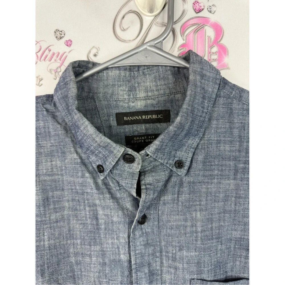 Banana Republic shirt grant fit Men's Blue Textured Button-Down Shirt